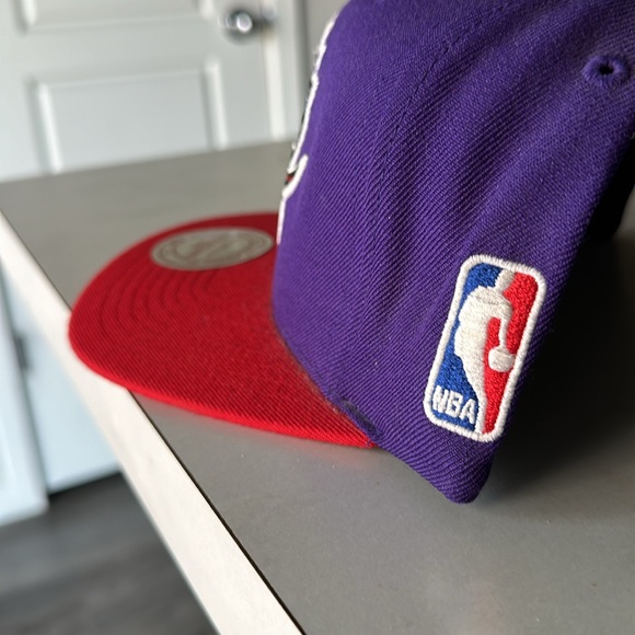Mitchell & Ness SnapBack. - Picture 3 of 4